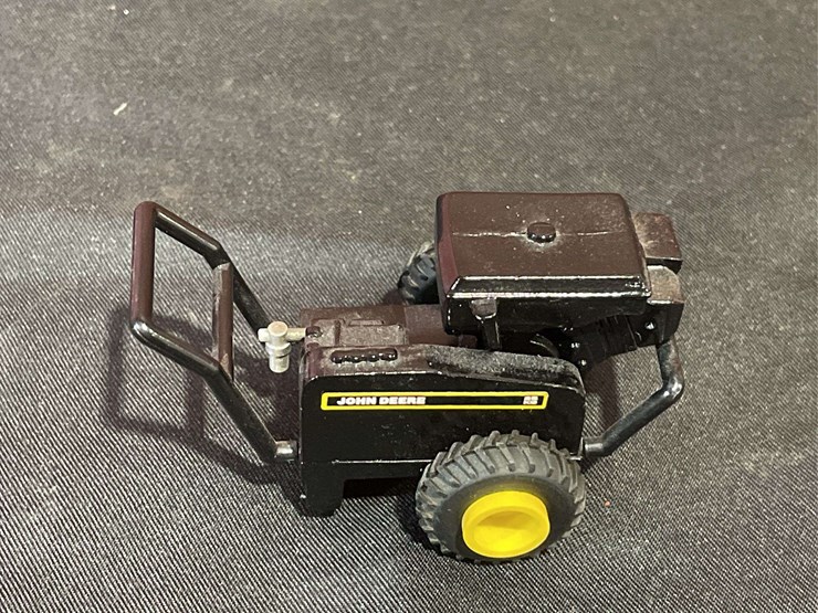 john-deere-16-image-8