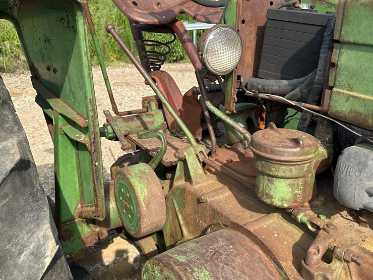 john-deere-a-image-13