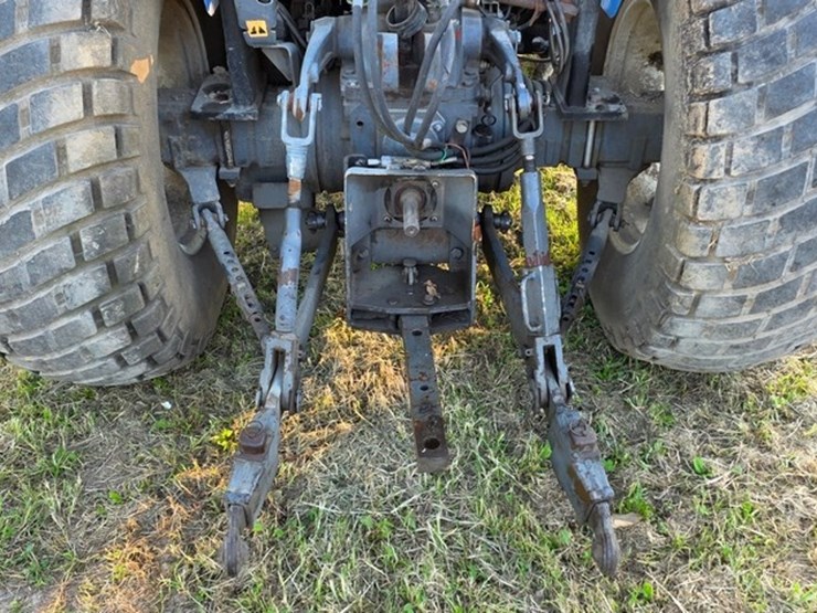 new-holland-tn70-image-18