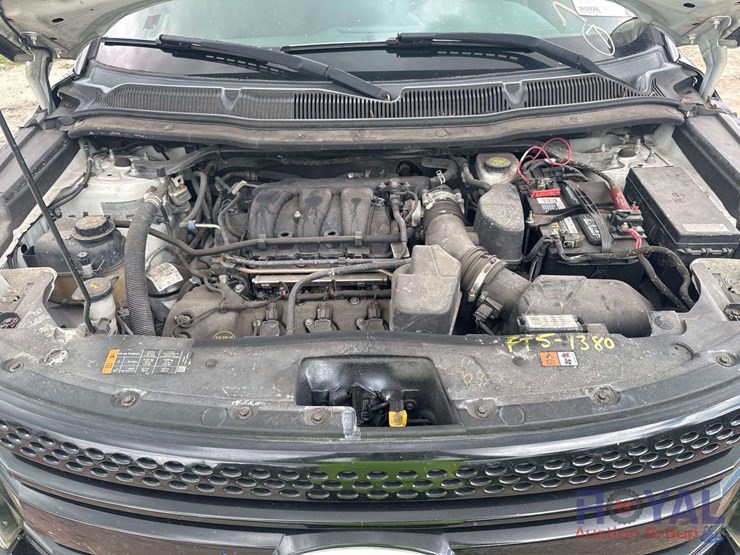 2015-ford-explorer-image-7