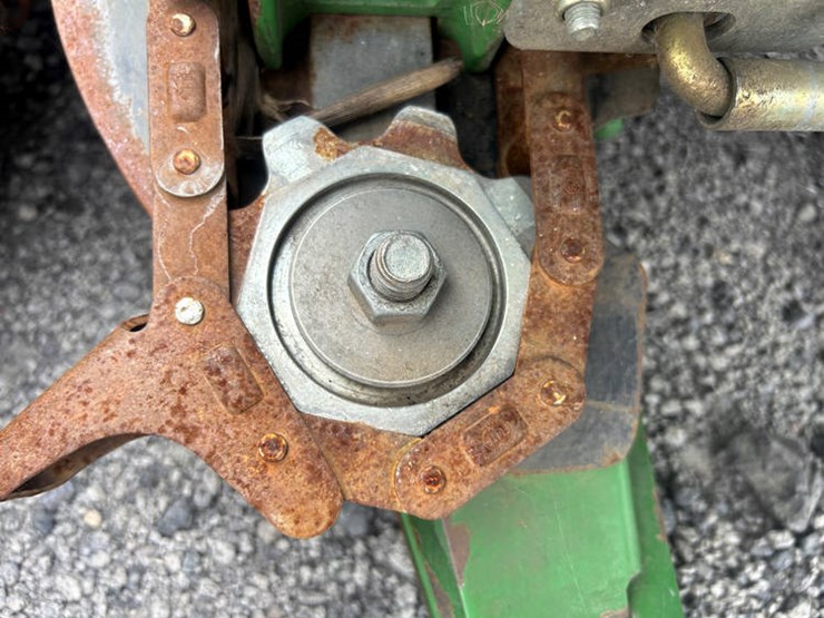 2011-john-deere-608c-image-42
