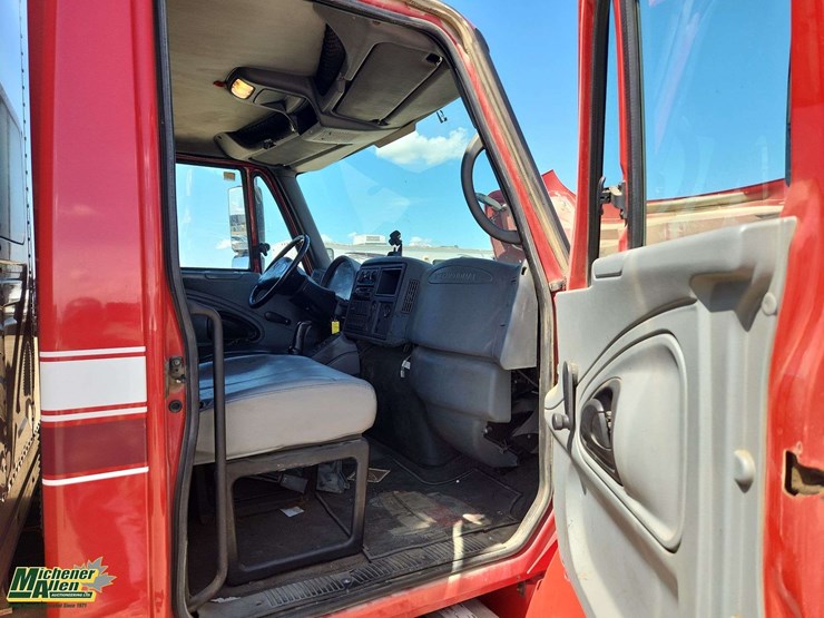 2006-international-durastar-4300-image-13