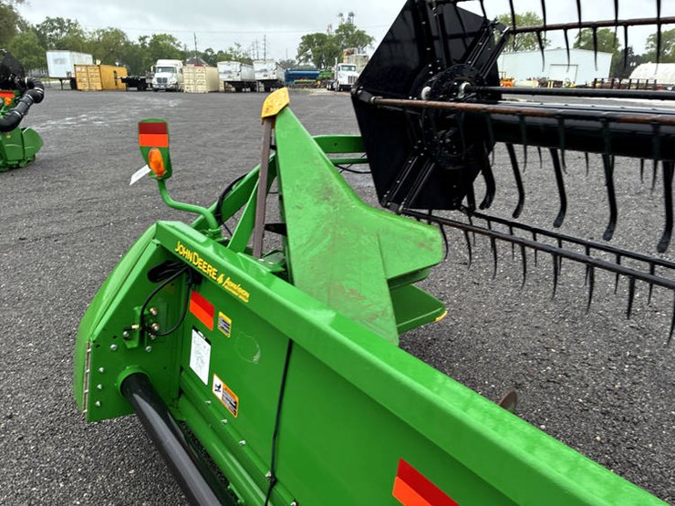 2013-john-deere-635f-image-21