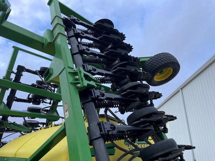 2017-john-deere-1990-image-86