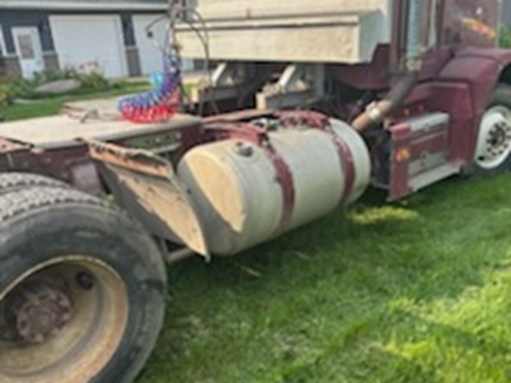 1987-peterbilt-377-image-4
