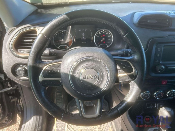 2015-jeep-renegade-image-11
