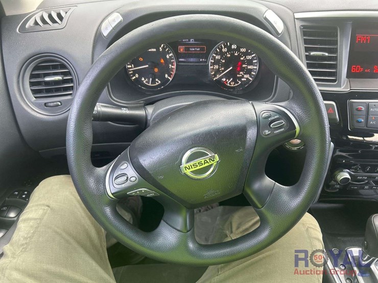 2016-nissan-pathfinder-image-10