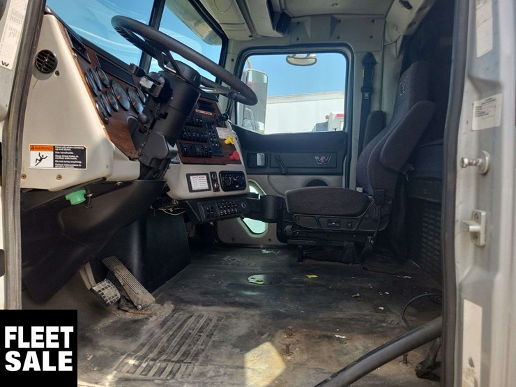 2014-western-star-4900-image-6