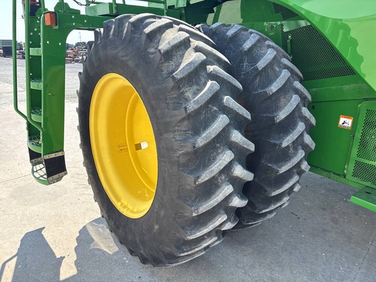 2013-john-deere-s690-image-38