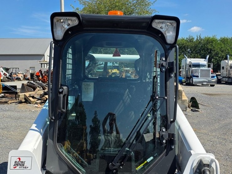 2023-bobcat-t770-image-39