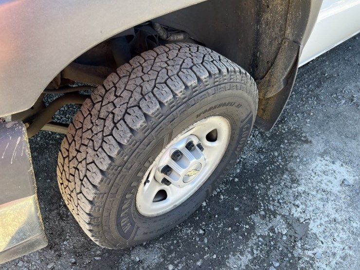 2006-chevrolet-silverado-2500-image-9