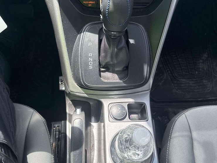 2016-ford-escape-se-image-16