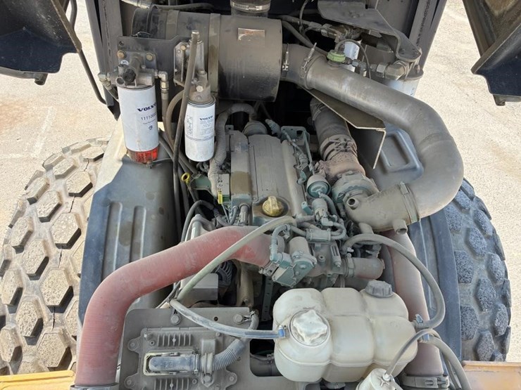 2018-volvo-sd115b-image-9