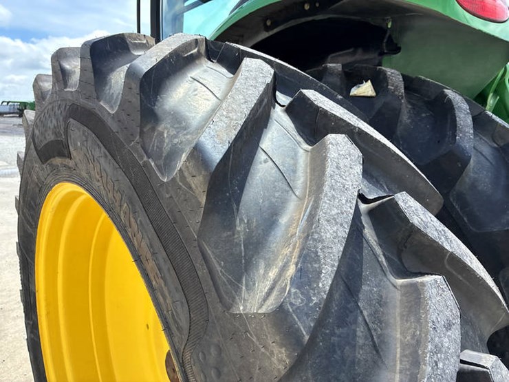 2014-john-deere-8285r-image-70