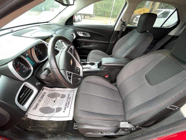 2015-chevrolet-equinox-lt-image-44