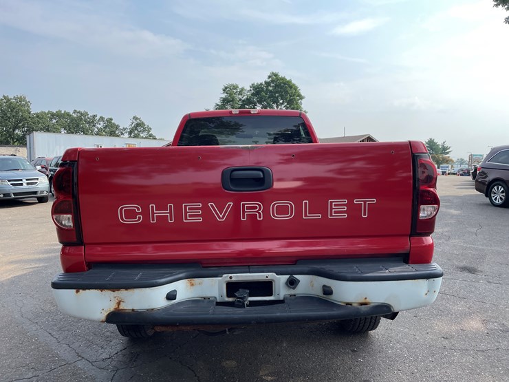 2006-chevrolet-silverado-2500-image-7