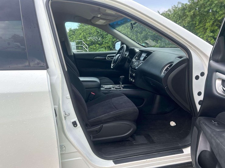2013-nissan-pathfinder-image-25