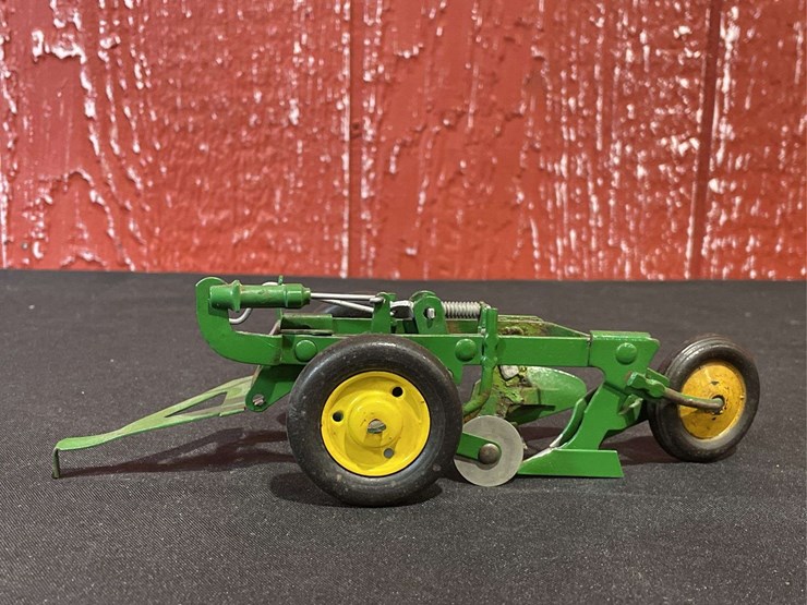 john-deere-16-image-9