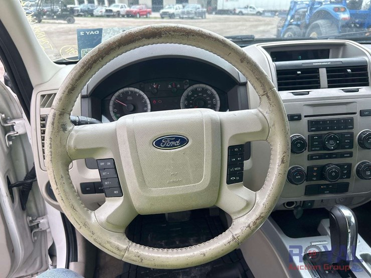 2009-ford-escape-hybrid-image-13