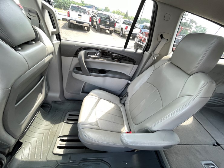 2013-buick-enclave-image-65