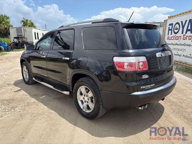 2011-gmc-acadia-sle-image-3