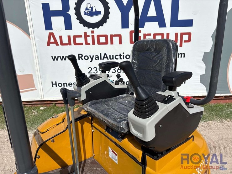 unused-2025-cfg-qk18r-mini-excavator-image-11