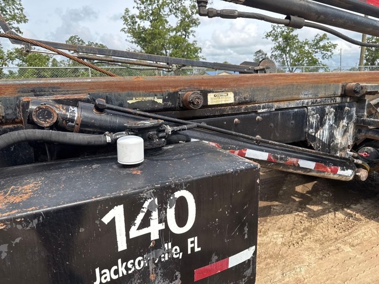 2001-mack-rd688s-image-23