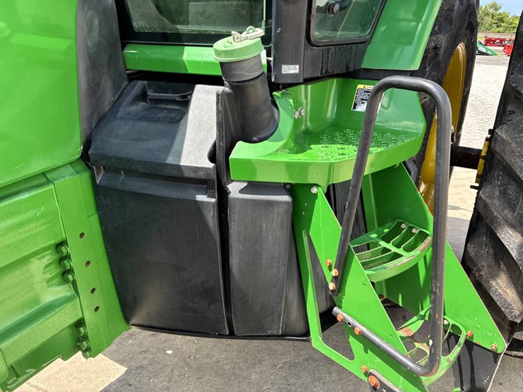 2014-john-deere-8285r-image-36