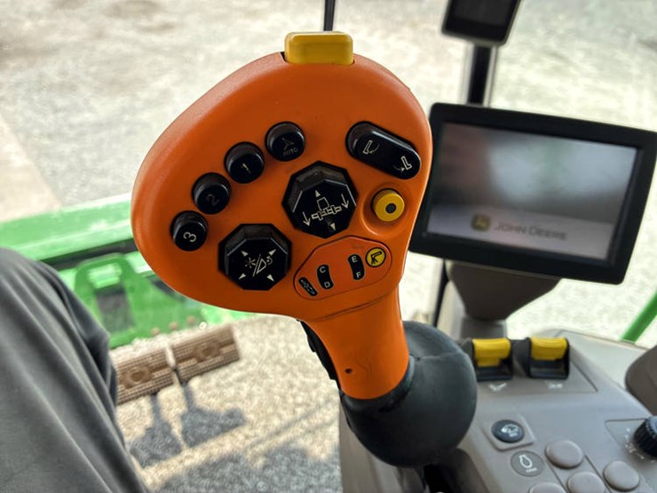 2015-john-deere-s680-image-108
