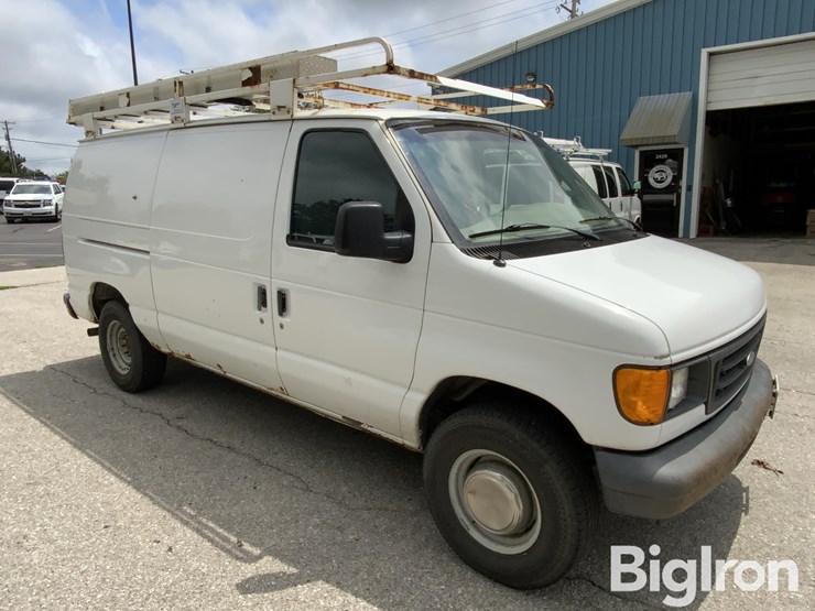 2007-ford-e350-image-3