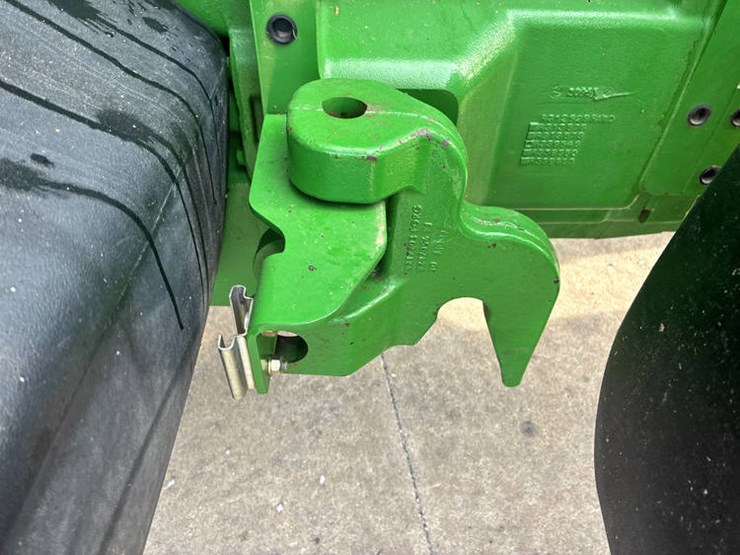 2012-john-deere-8360r-image-24