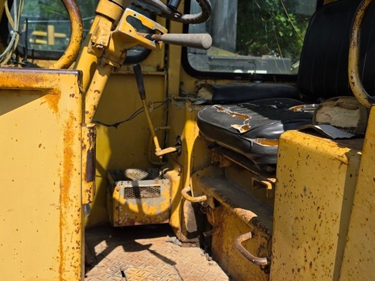 1977-caterpillar-910-image-41