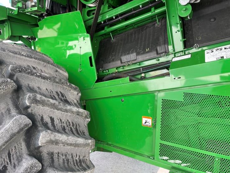 2017-john-deere-s680-image-47