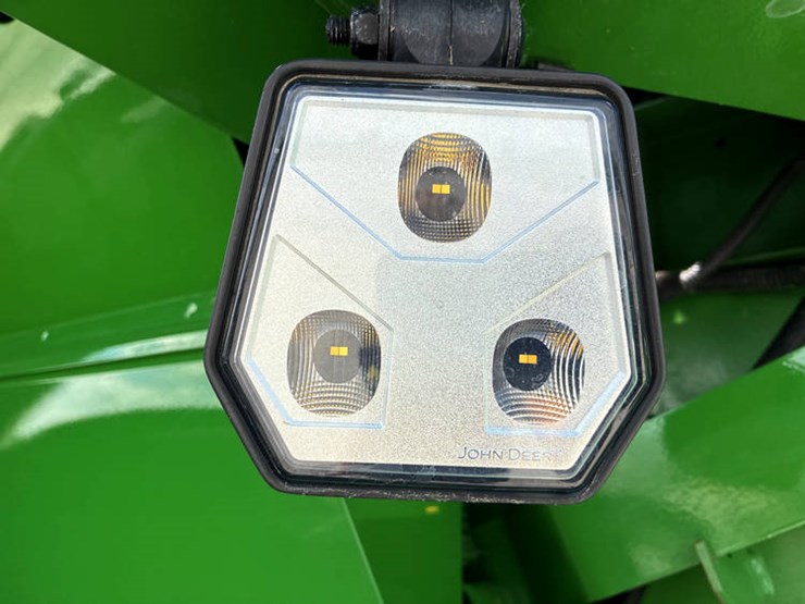2023-john-deere-s780-image-22