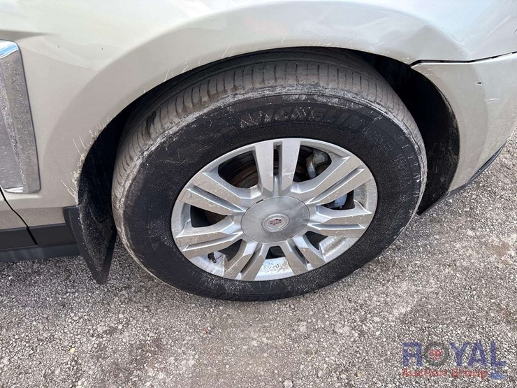 2013-cadillac-srx-image-25