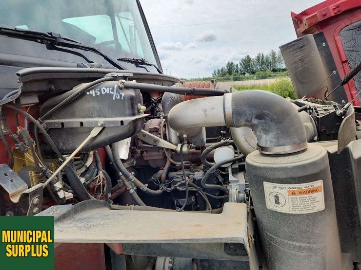 1996-freightliner-fl80-image-9