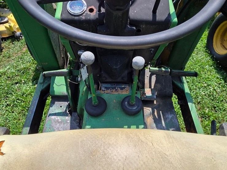 john-deere-300-image-33
