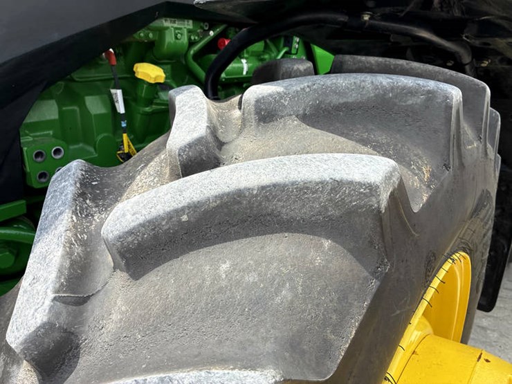 2023-john-deere-8r-340-image-47