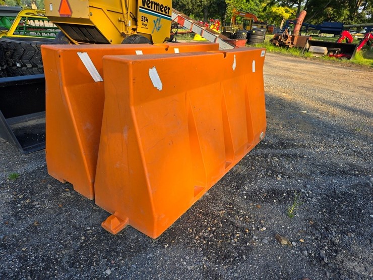 2-6'orange-plastic-barriers-image-1