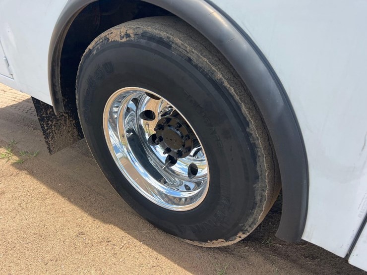 2017-ford-f750-image-31