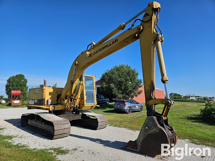 1981-caterpillar-225-image-3