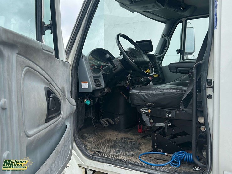 2006-international-durastar-4300-image-5