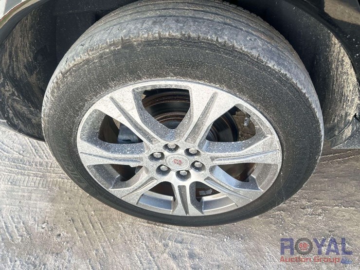 2012-cadillac-srx-image-21