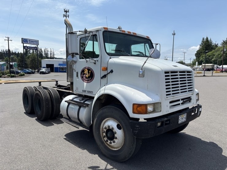 1996-international-8100-image-7