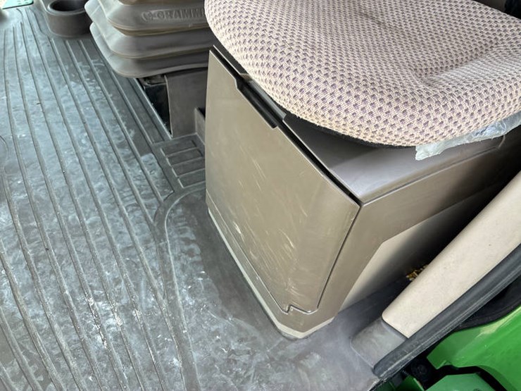 2014-john-deere-s690-image-98