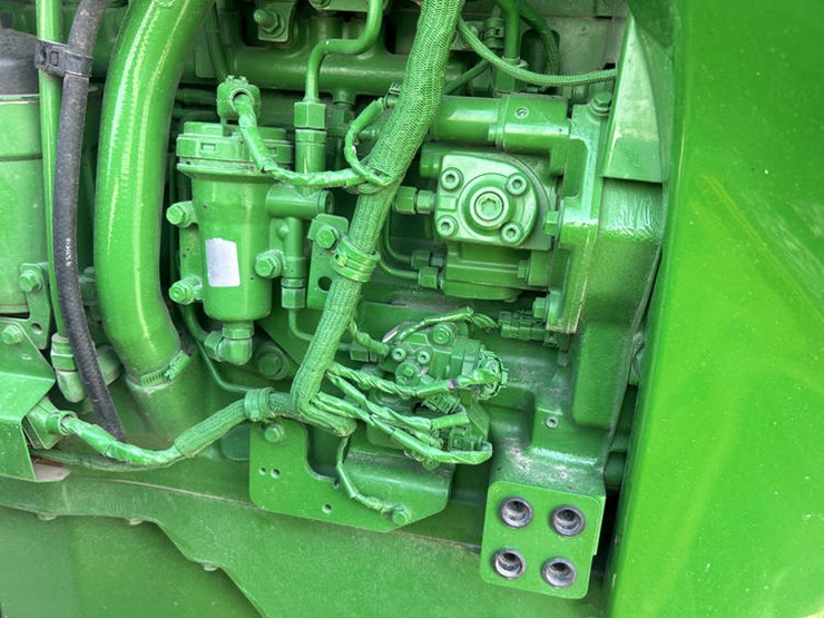 2012-john-deere-8285r-image-62
