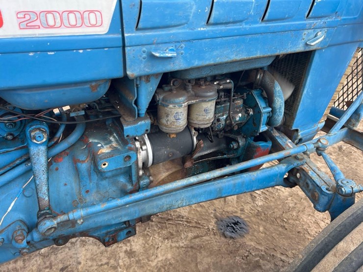 ford-2000-image-14