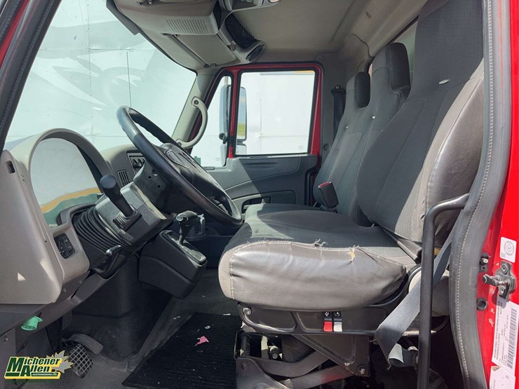 2009-international-durastar-4300-image-9