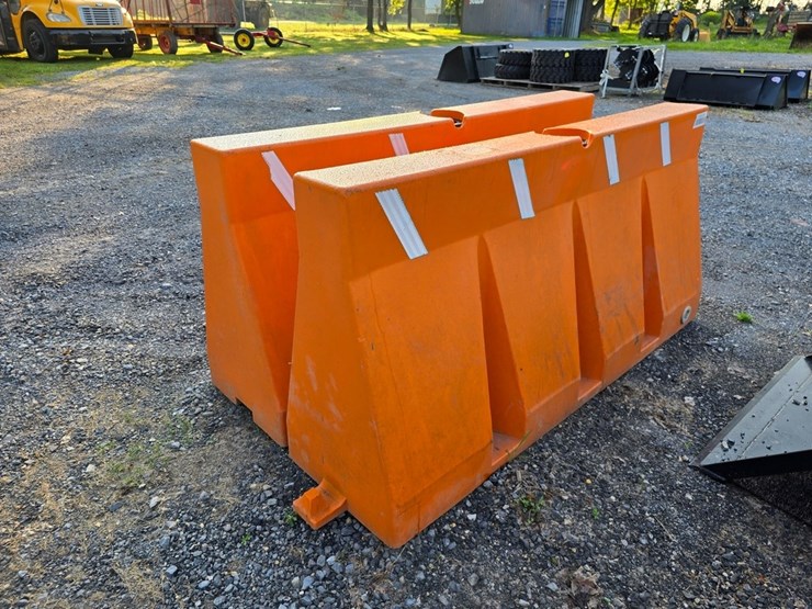 2-6'orange-plastic-barriers-image-3