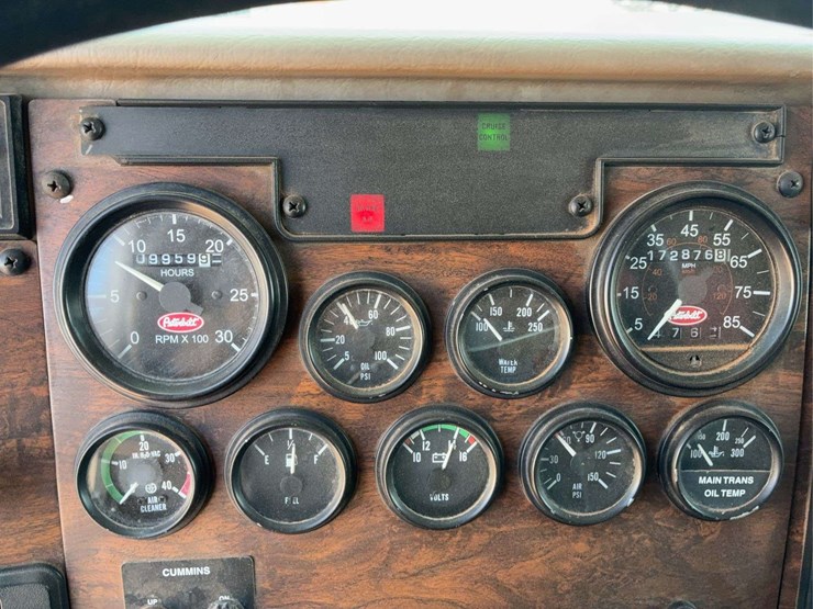 2000-peterbilt-330-image-21